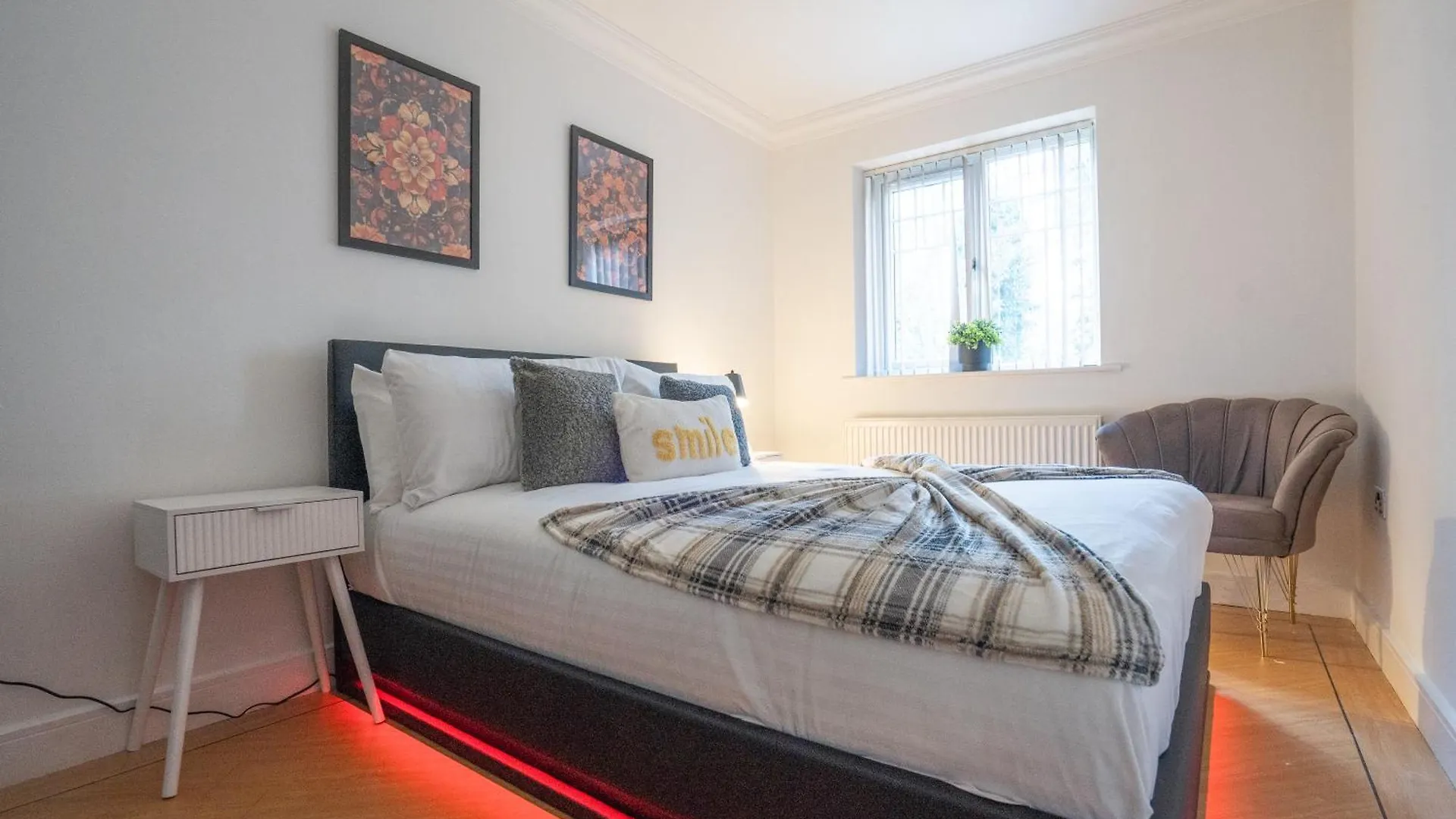 Runway Hse Luxe 5 Bed, With King Sized Beds, Next To Aiport & Nec, Jlr 5 Mins Villa Marston Green Holiday home