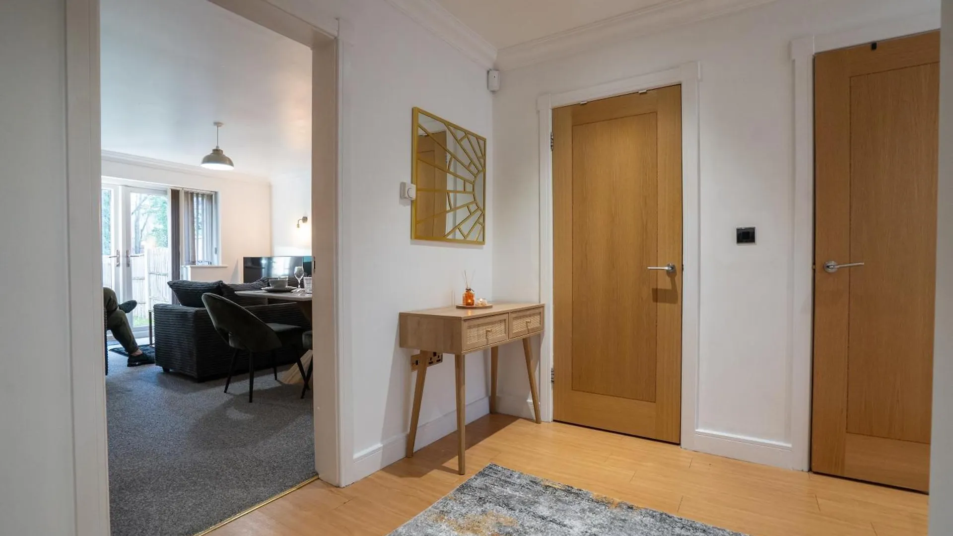 Runway Hse Luxe 5 Bed, With King Sized Beds, Next To Aiport & Nec, Jlr 5 Mins Villa Marston Green 0*,  United Kingdom