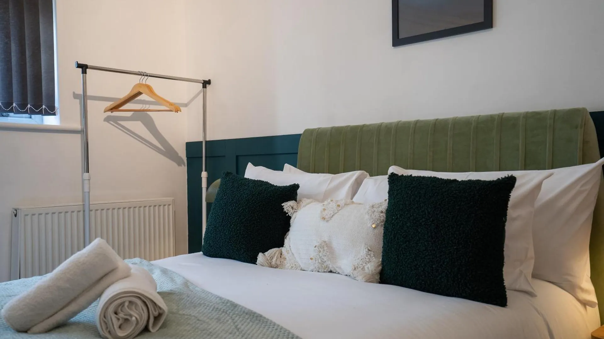 Holiday home Runway Hse Luxe 5 Bed, With King Sized Beds, Next To Aiport & Nec, Jlr 5 Mins Villa Marston Green United Kingdom