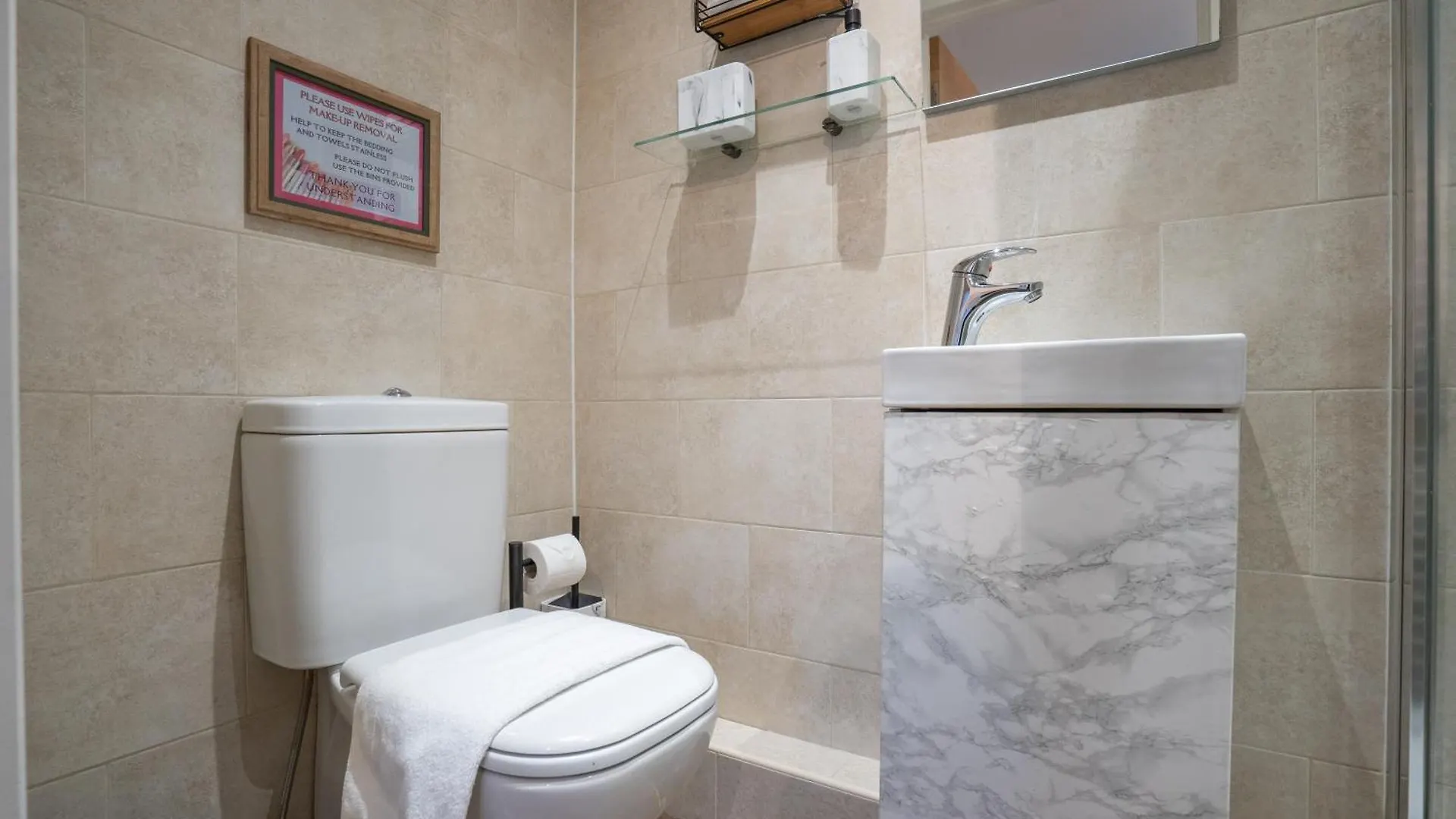 Holiday home Runway Hse Luxe 5 Bed, With King Sized Beds, Next To Aiport & Nec, Jlr 5 Mins Villa Marston Green
